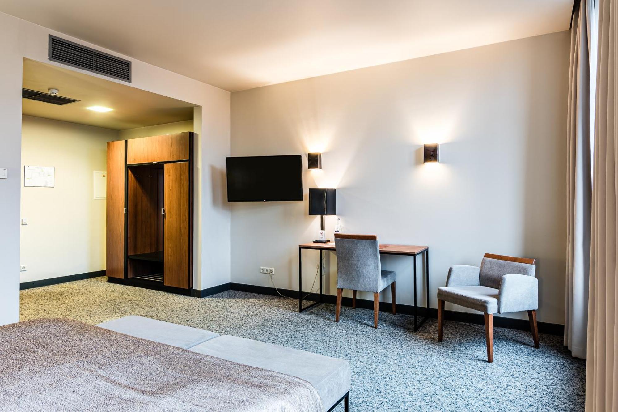 Victoria Hotel Каунас Екстер'єр фото
