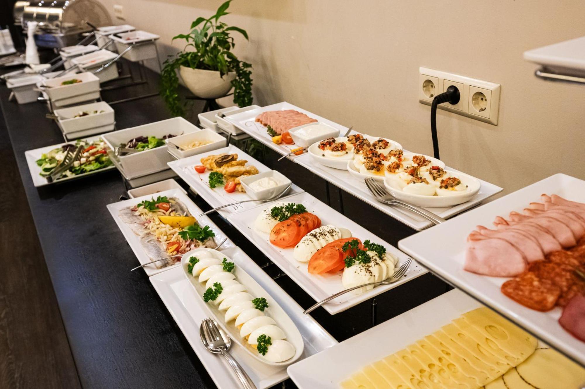 Victoria Hotel Каунас Екстер'єр фото